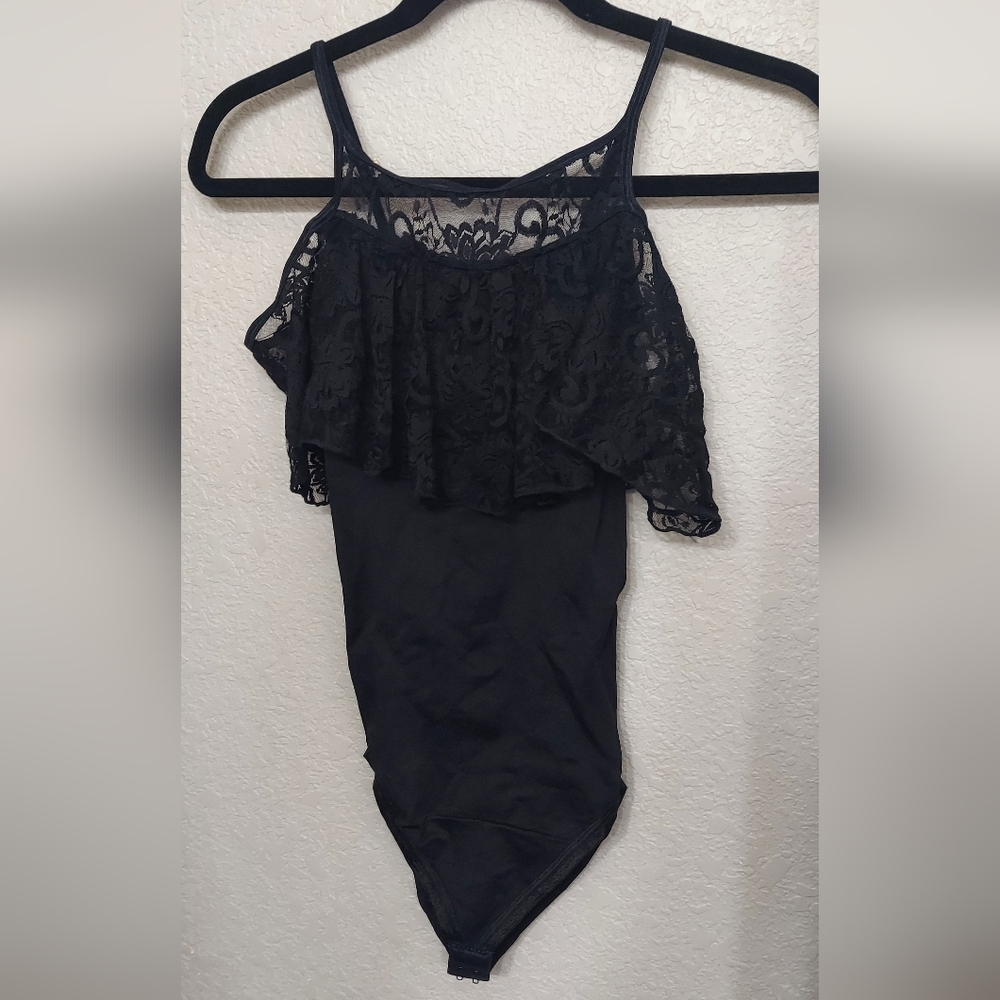 NWT TISSINI Bodysuit Shapewear - Black Lace Detailing and Lycra Body - Women's M - Picture 2 of 6